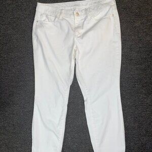 Sz.8 Petites*a.n.a.-A New Approach*White Skinny Cropped Ankle Jeans--Mid-Rise
